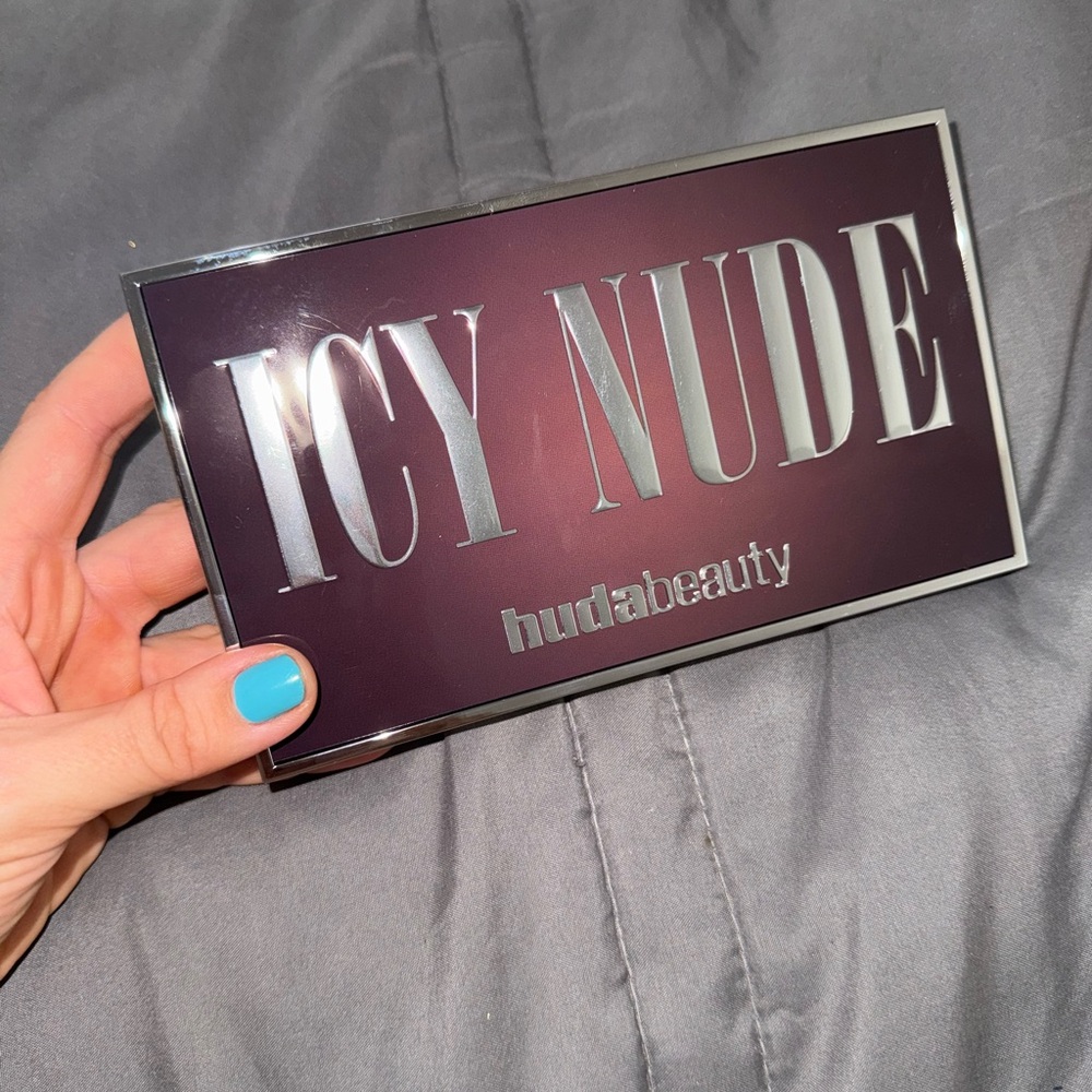 HUDA beauty Eyeshadow Palette - 18 Shades - Picture 3 of 5